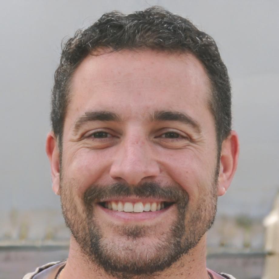 Ritratto di Leandro Martinelli, istruttore di fotografia macro