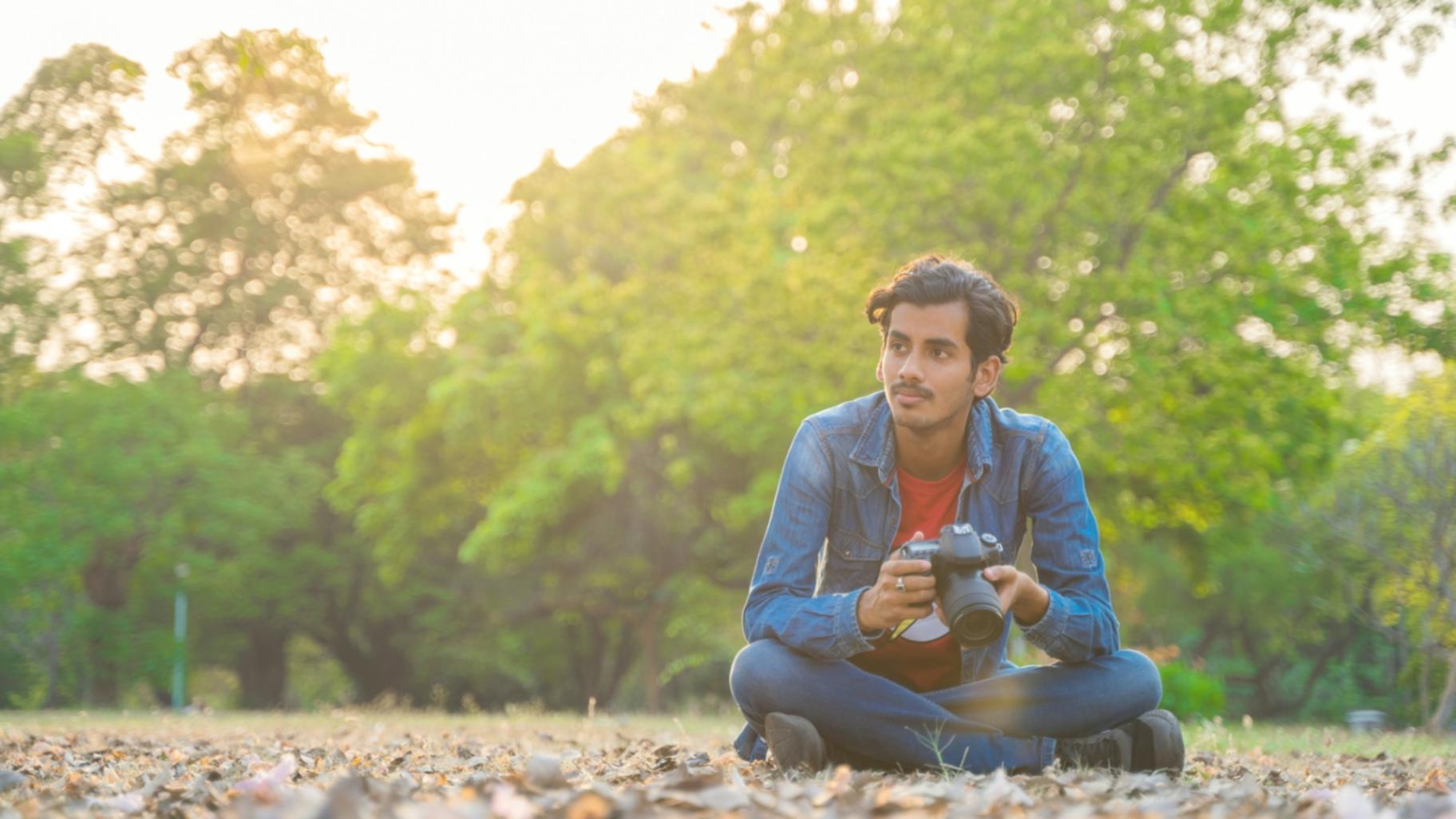 Studenti durante una sessione pratica di fotografia naturalistica